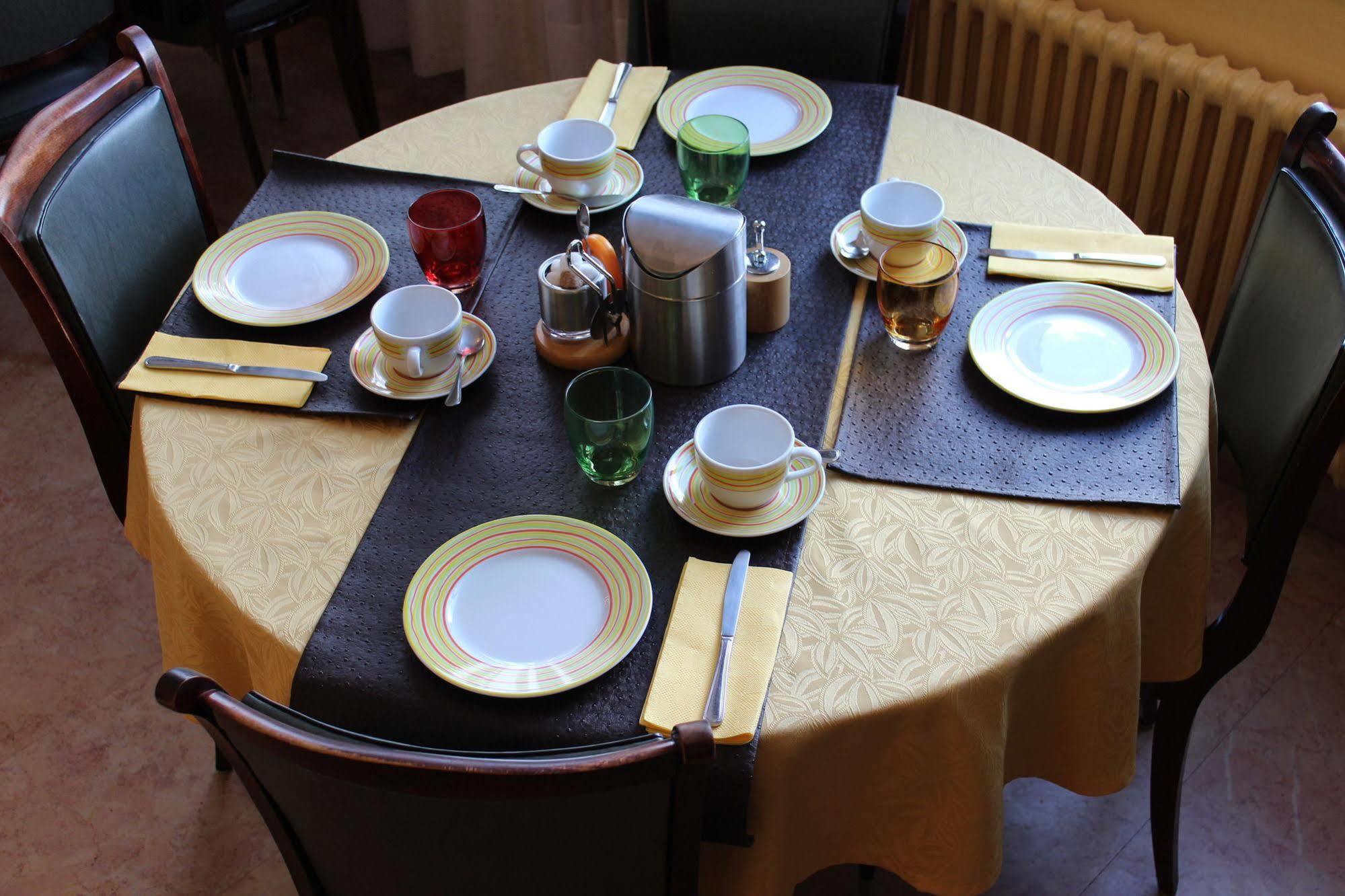 Hotel Bristol Châlons-en-Champagne Zewnętrze zdjęcie